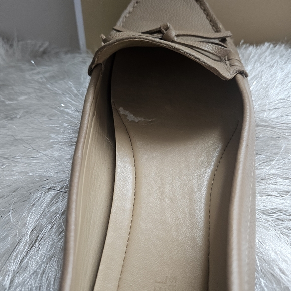 Pre loved authentic Michael Kors loafers - Picture 4 of 10
